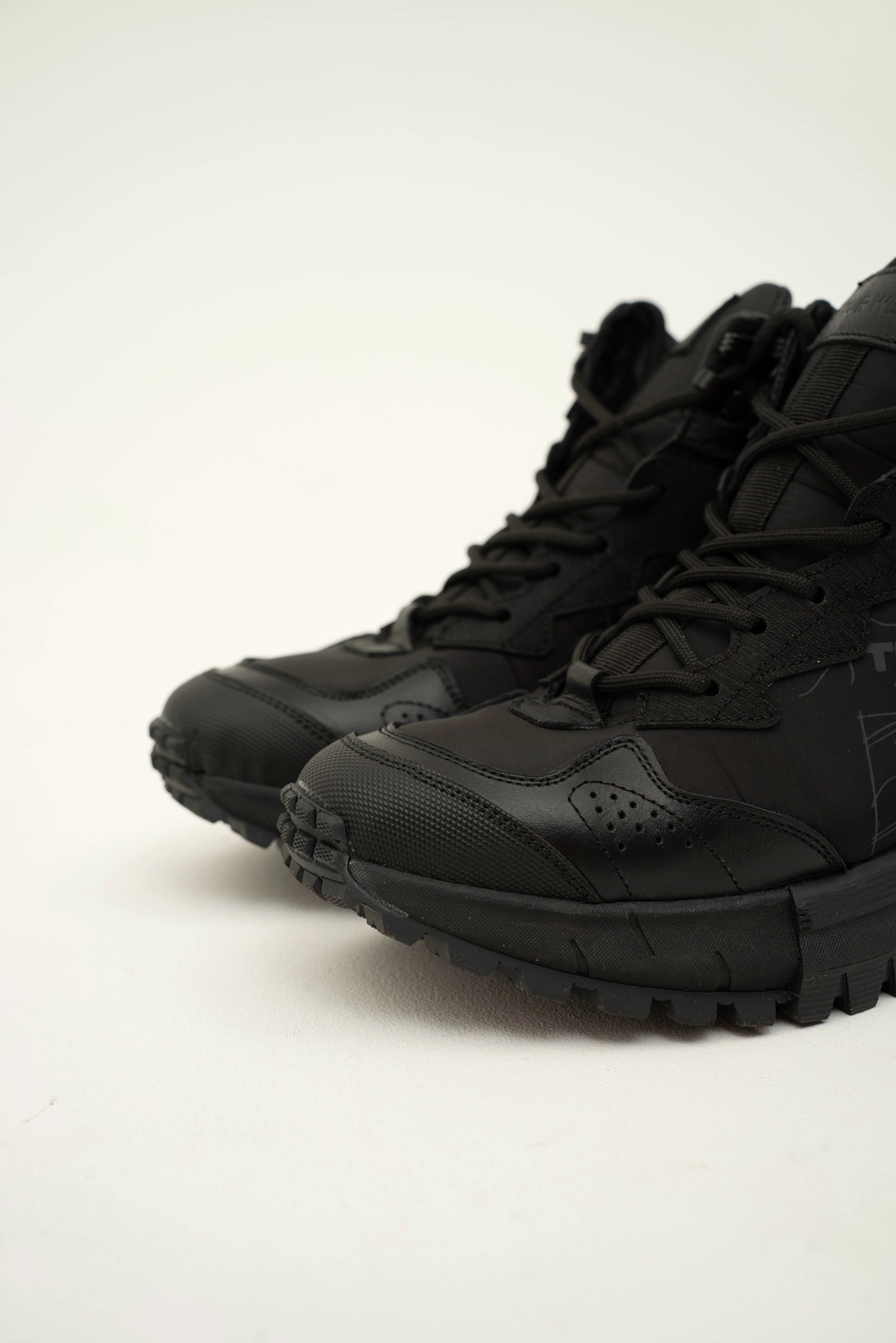 Кросівки трекінгові з натуральної шкіри 