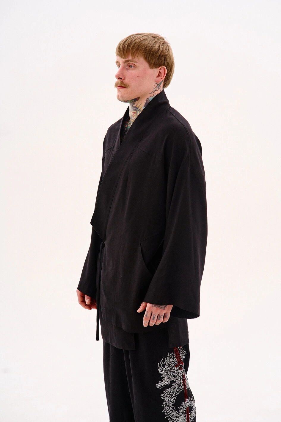 Льняне кімоно з вишивкою 