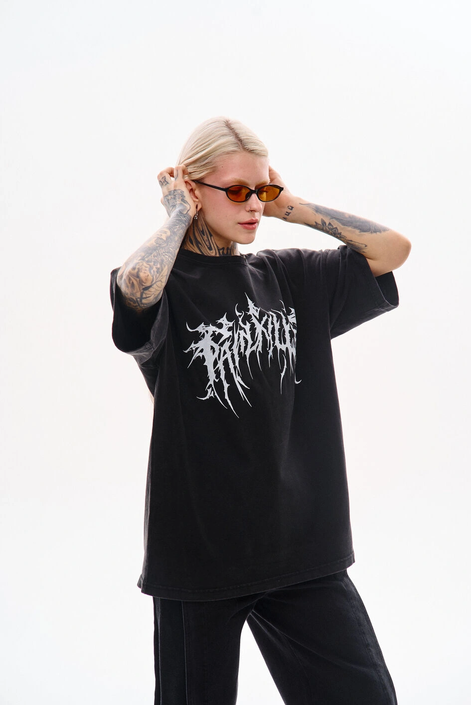 Футболка оверсайз крою з вареним ефектом 