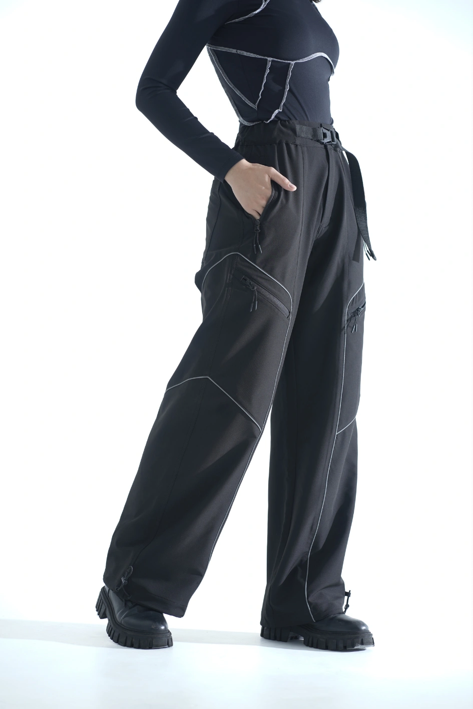 Жіночі карго брюки з нейлону та рефлективним кантом 