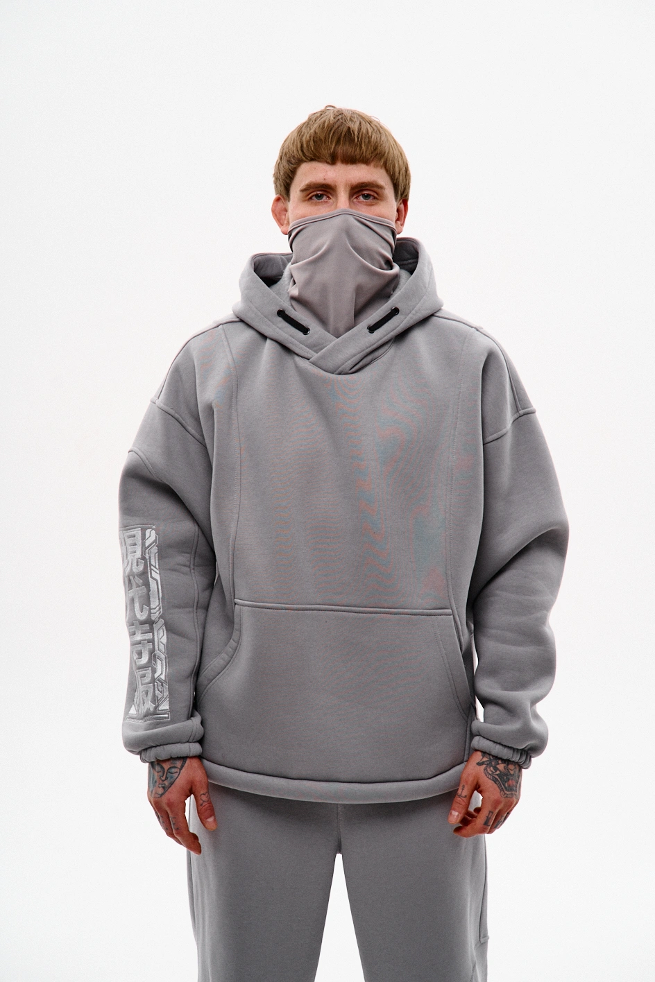 Худі з вшитою балаклавою та вишивкою 