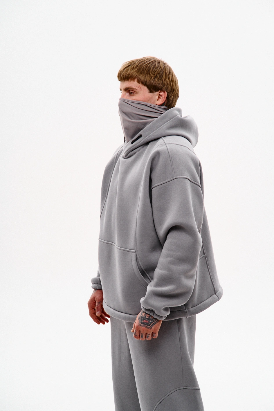 Худі з вшитою балаклавою та вишивкою 