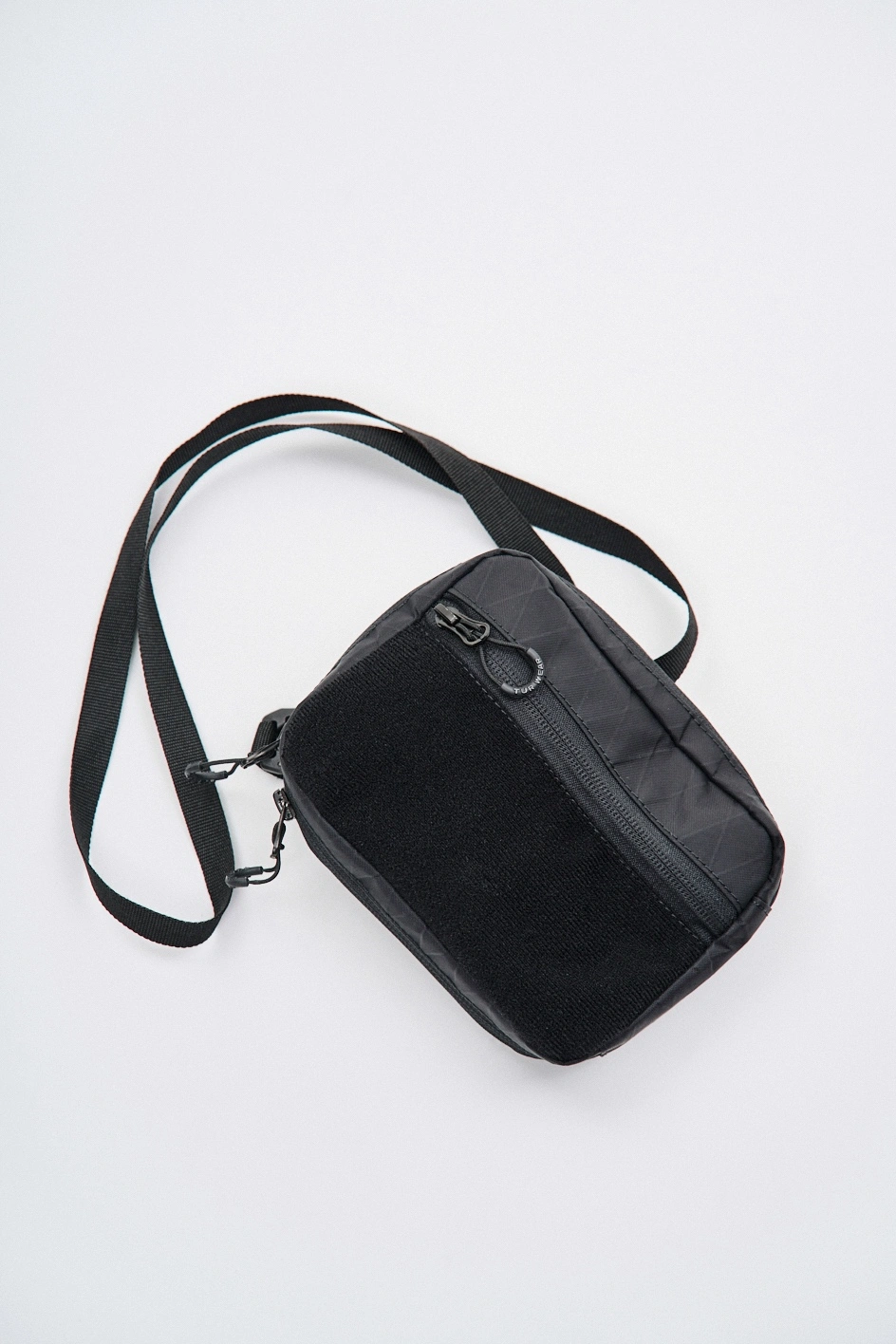 Сумка через плече з велкро панеллю 