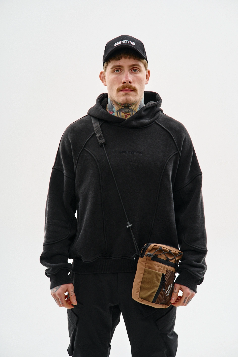 Худі оверсайз крою з декоративними швами 