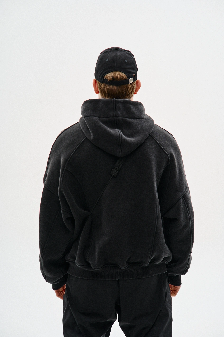 Худі оверсайз крою з декоративними швами 