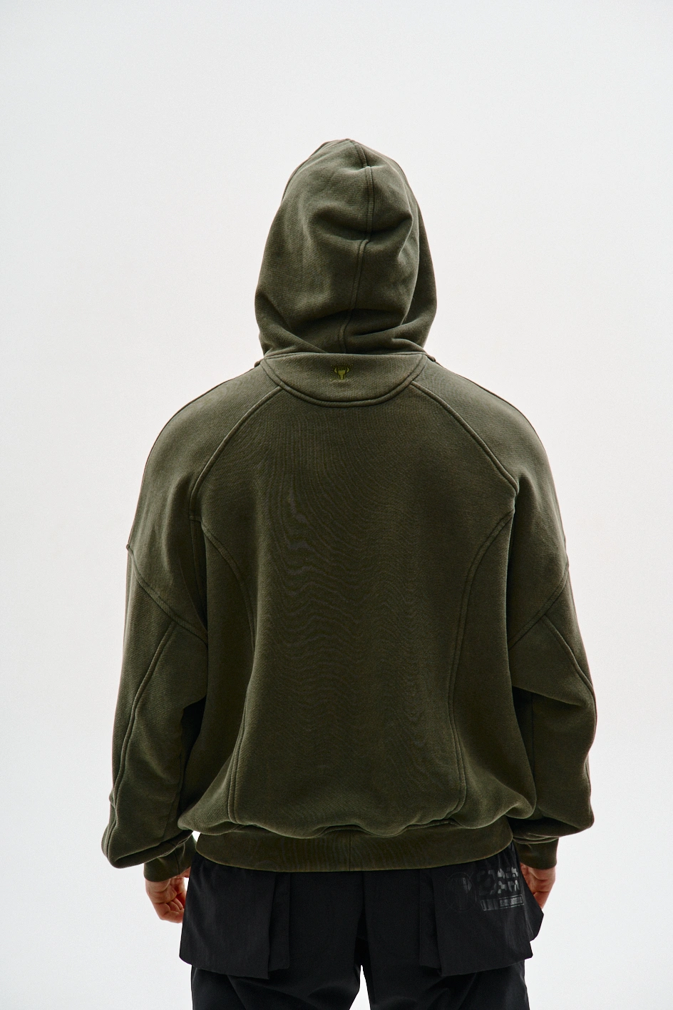 Худі оверсайз крою з декоративними швами 