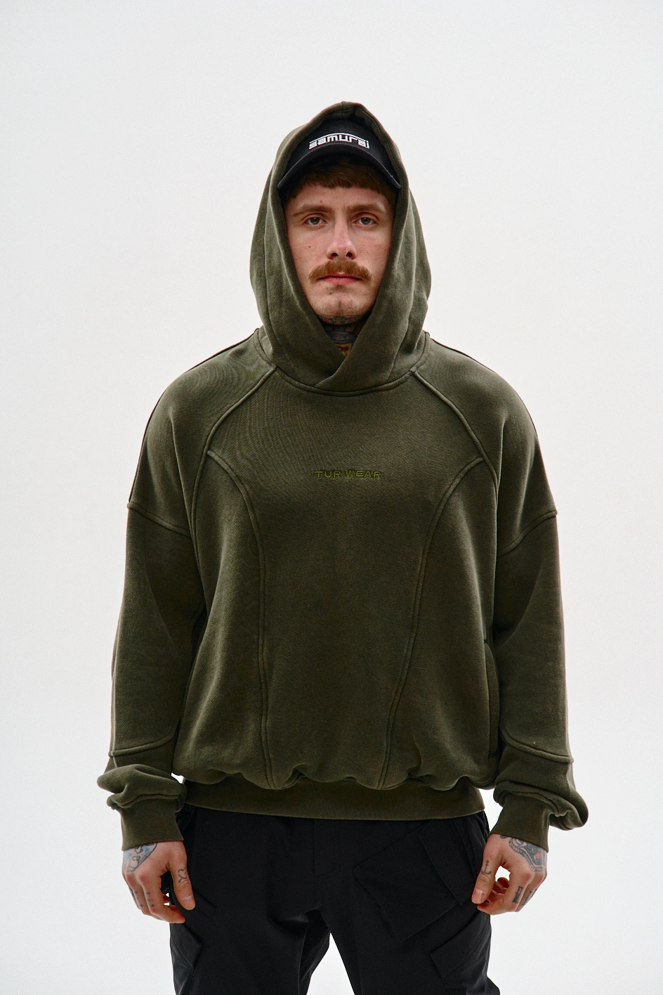 Худі оверсайз крою з декоративними швами 