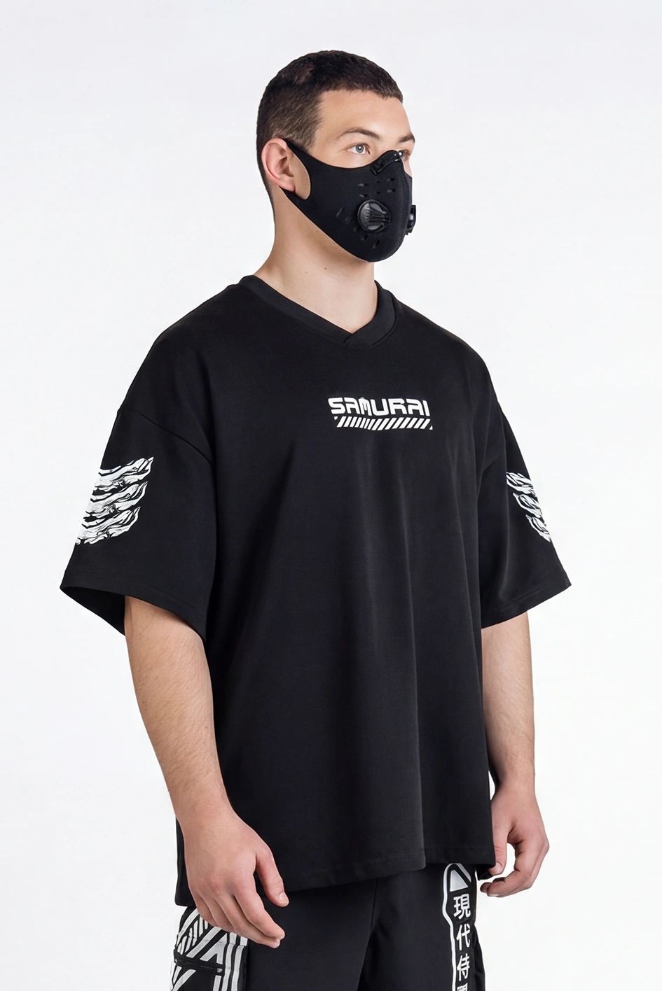 Футболка-кімоно оверсайз крою з принтами 