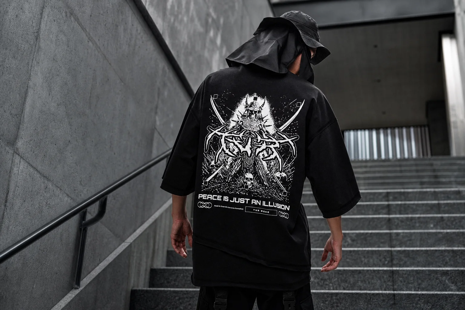 Міський streetwear образ із худі, карго та кросівками